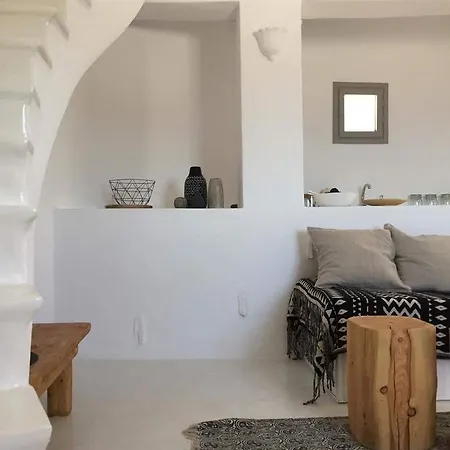 Another Island * Agios Georgios (Antiparos)